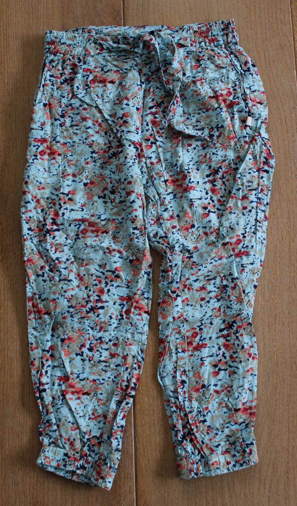 Zomerbroek van We 98/104, Kinderen en Baby's, Kinderkleding | Maat 98, Zo goed als nieuw, Meisje, Broek, Ophalen of Verzenden