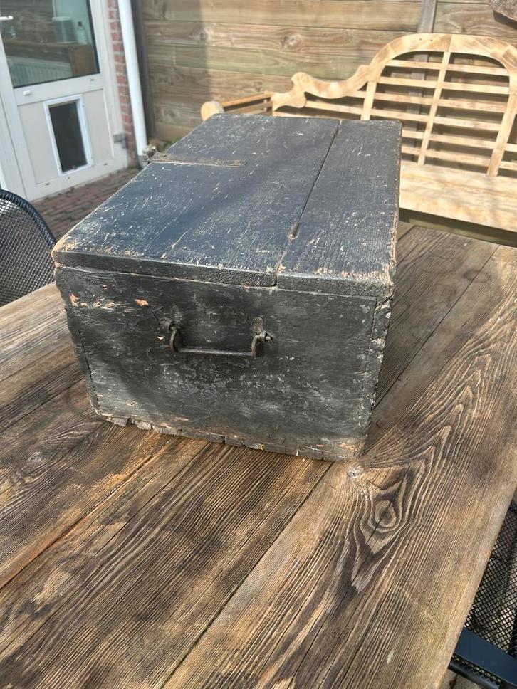 Oude houten kist, Antiek en Kunst, Antiek | Woonaccessoires, Ophalen
