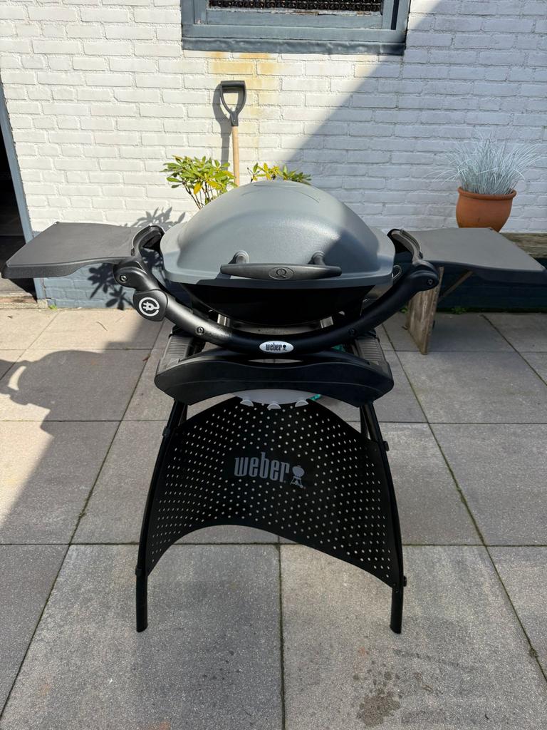 Weber elektrische barbecue Q-serie met onderstel en zijtafel, Ophalen, Gebruikt