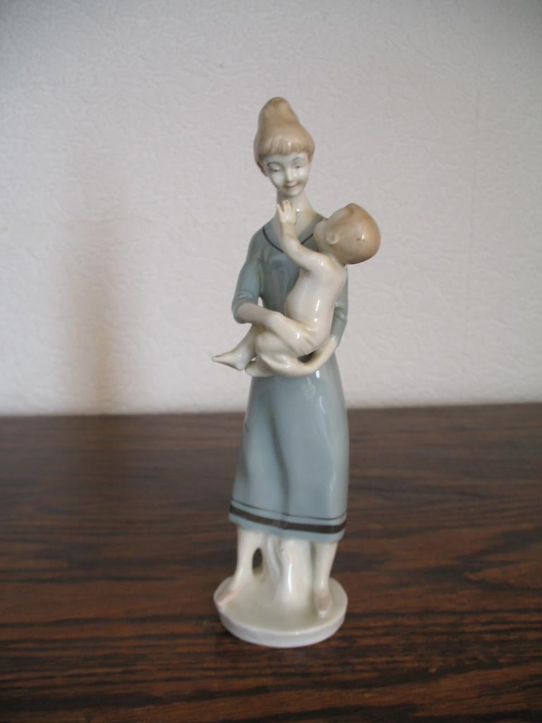 Porselein Vrouw met Baby Thüringen Gräfenthal Germany *Vinta, Antiek en Kunst, Ophalen of Verzenden