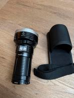 Fenix LR40R Zeer Krachtige Oplaadbare Zaklamp, Ophalen of Verzenden, Zo goed als nieuw, Accu