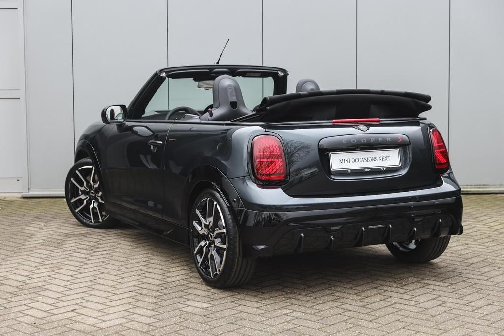MINI Cabrio Cooper S Automaat / JCW / Pakket XL / 18" JCW La, 1998 cc, 4 cilinders, 4 stoelen, Nieuw