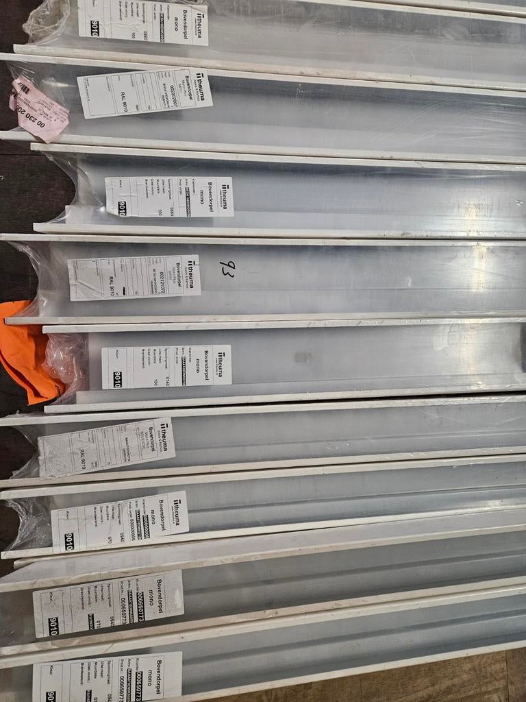 Grote partij stalen kozijnen Theuma, Doe-het-zelf en Verbouw, Kozijnen en Schuifpuien, Ophalen of Verzenden, Hout, Raamkozijn