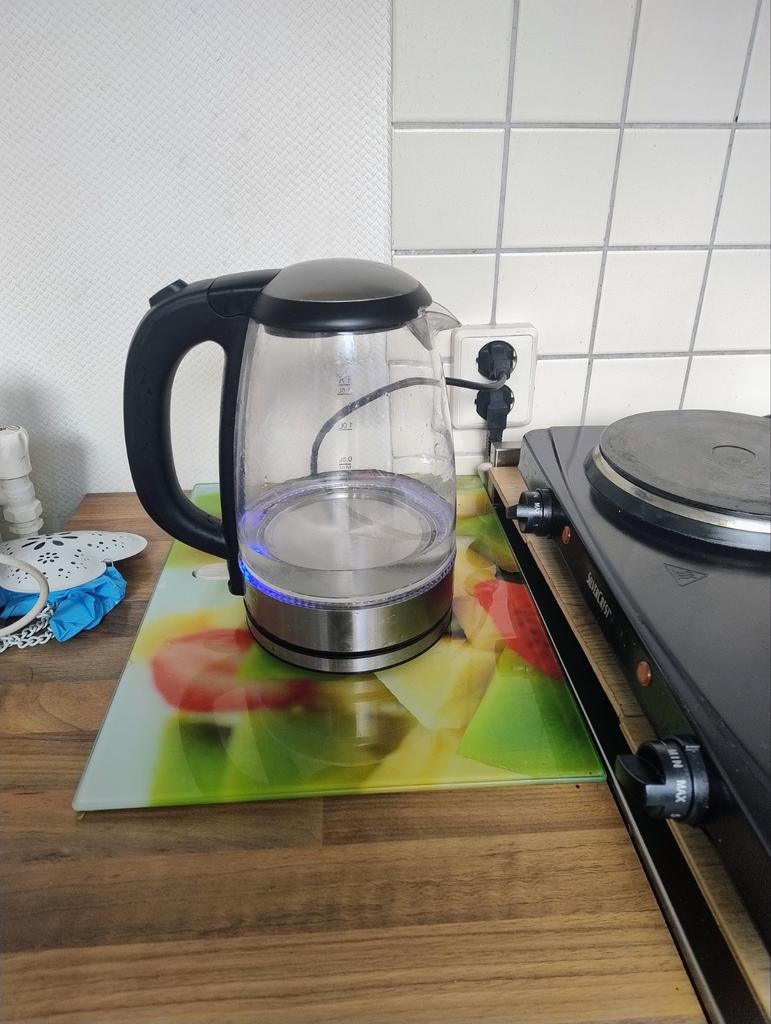 Glazen waterkoker met LED-verlichting - 1.7L, 1 tot 2 liter, Ophalen of Verzenden, Zo goed als nieuw, Draadloos