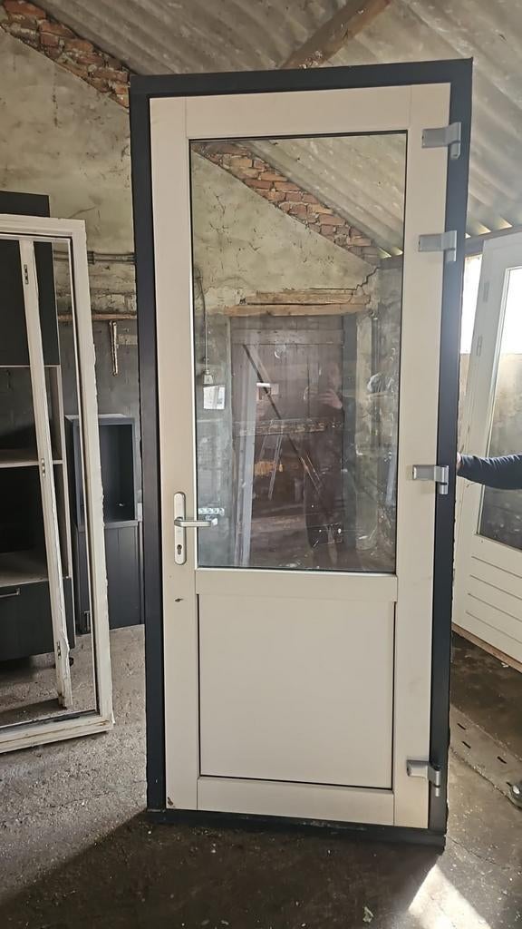 KunstofBuitendeur met kunstofkozijn., Ophalen, Hout, Buitendeur, 200 tot 215 cm