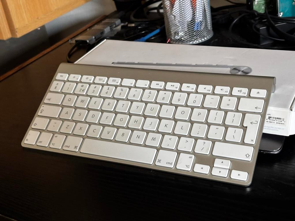 Apple Wireless Keyboard A1314 - Zo goed als nieuw, Computers en Software, Toetsenborden, Ophalen, Qwerty, Zo goed als nieuw, Draadloos
