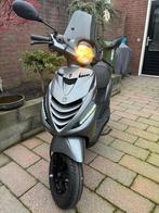 Piaggio Zip 4T IGET 2020 - 1e eigenaar, Fietsen en Brommers, Scooters | Piaggio, Ophalen, Zip, Zo goed als nieuw, Benzine