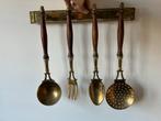 Antieke koperen keukenhulpjes met houten handvat, Ophalen of Verzenden