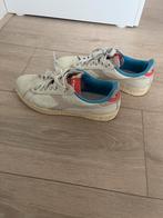 diadora sneakers, Ophalen of Verzenden, Zo goed als nieuw, Sneakers of Gympen