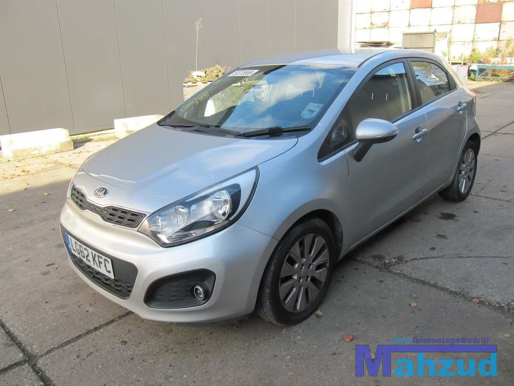 KIA RIO ZWART INTERIEUR 5 DEURS COMPLEET, Heolleung-ro 12
06797  Seoul, Ophalen of Verzenden, Info@kia.com, Kia Corporation