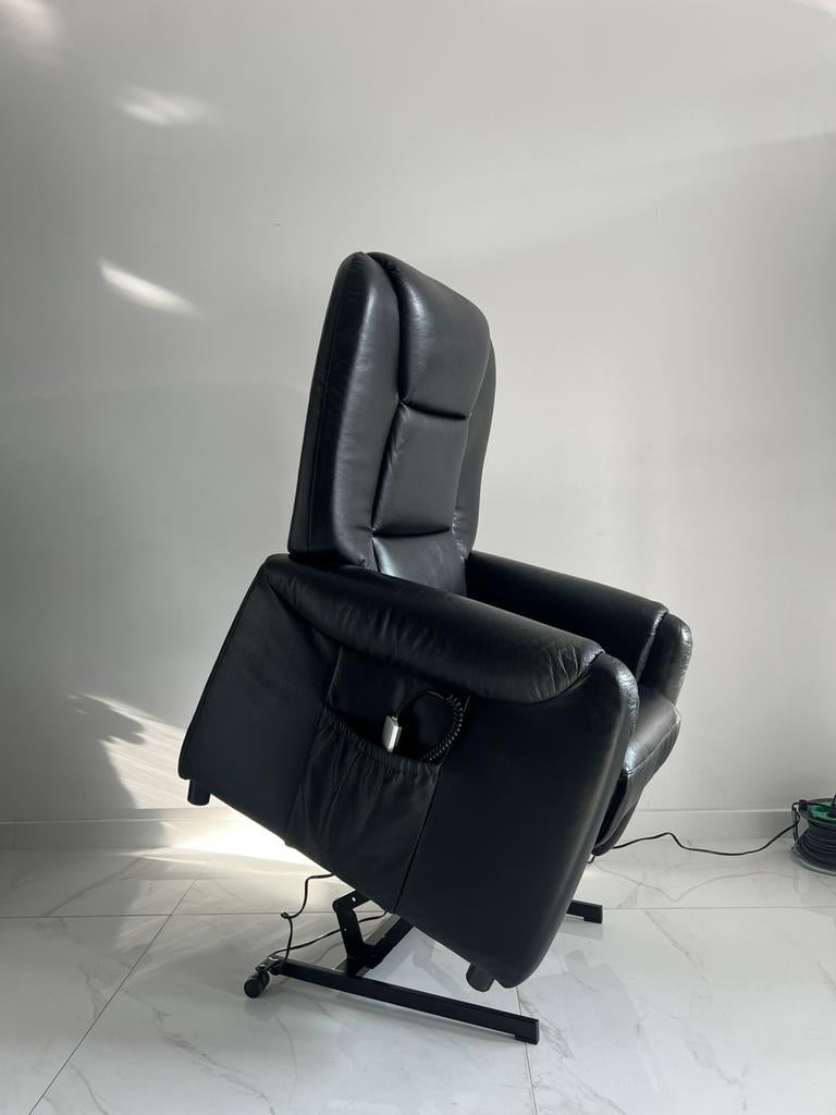 GRATIS BEZORGING* Prominent elektrische sta op fauteuil, Minder dan 75 cm, Leer, Ophalen of Verzenden, Zo goed als nieuw