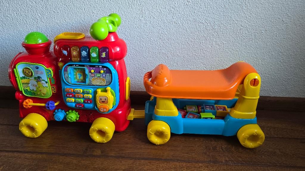 Vtech speel en rijd trein, Ophalen, Zo goed als nieuw, 6 maanden tot 2 jaar