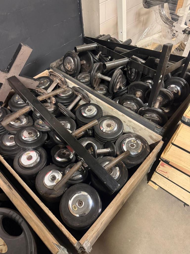 M & F Dumbbellset 2 t/m 50 kg inclusief rekken