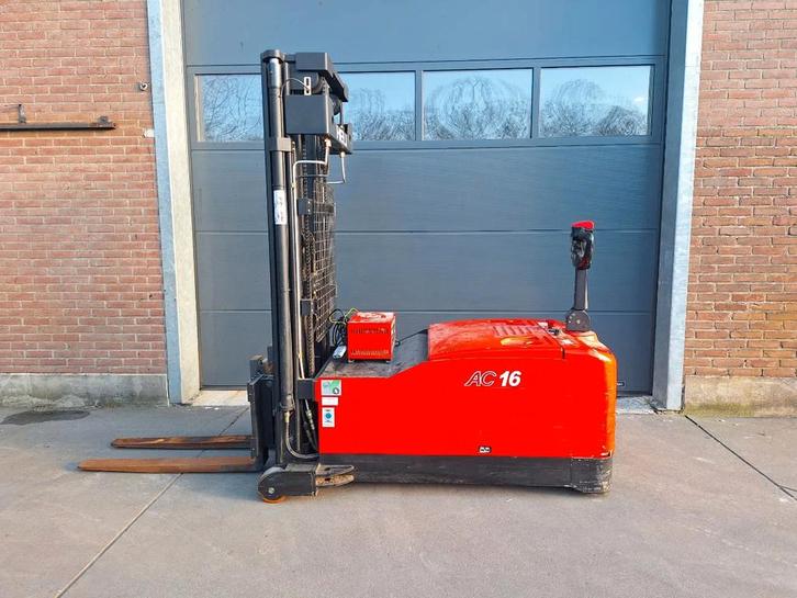 Heli Stapelaar vrijdragend triplo,freelift 32 uur! (0057), Zakelijke goederen, Machines en Bouw | Heftrucks en Intern transport