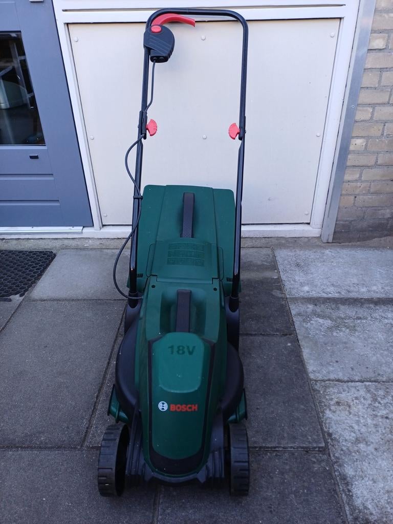 BOSCH accu grasmaaier 18 V met opvangbak, Ophalen, Cirkelmaaier, Gebruikt, Accu-grasmaaier