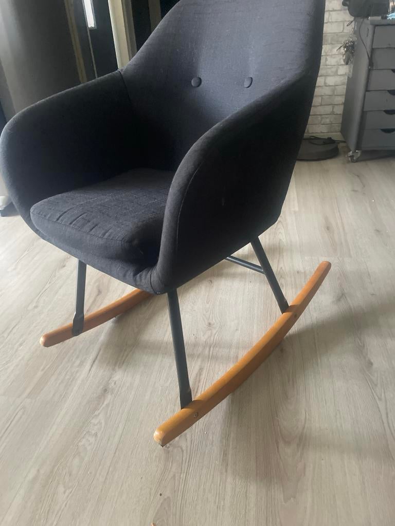 Comfortabele schommelstoel - Zwart met houten accenten, Ophalen, Gebruikt, Zwart, Eén