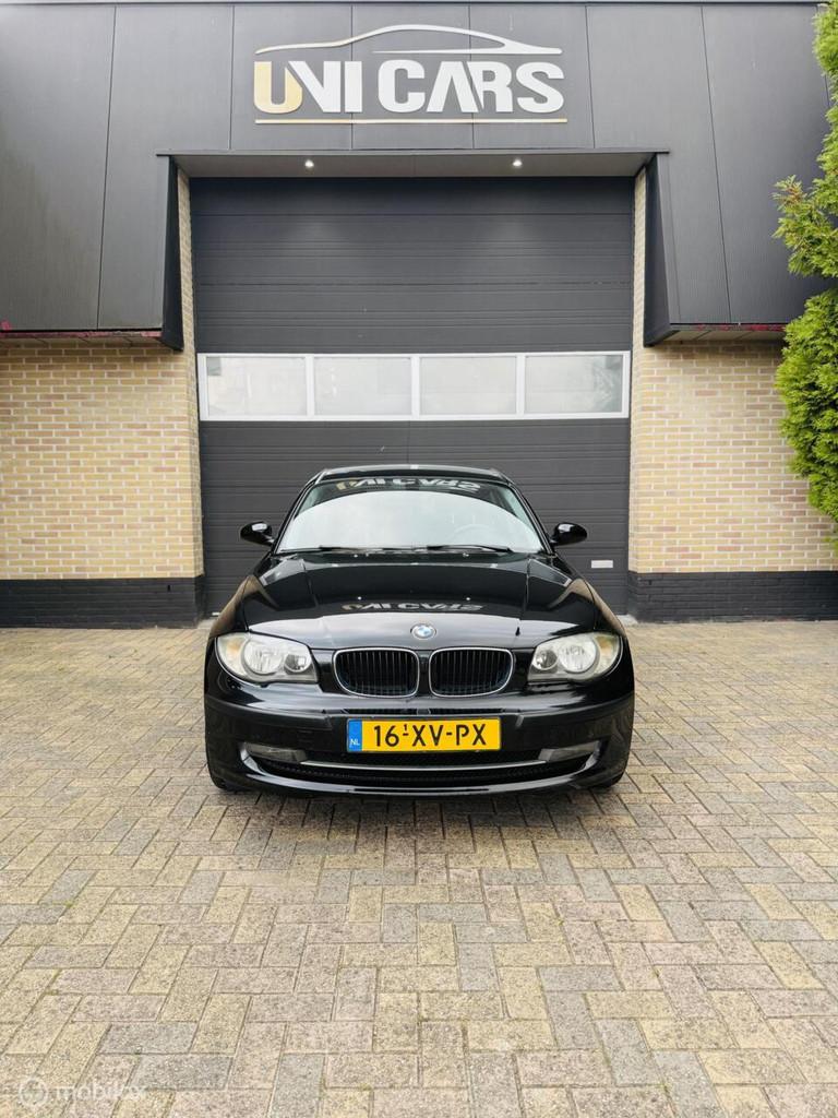 BMW 1-serie 118i Business Line|5 deurs|Airco|6 BAK|APK|, Achterwielaandrijving, Zwart, Origineel Nederlands, Handgeschakeld