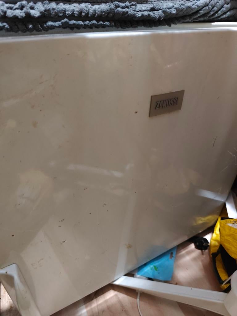 Gratis Zanussi vriezer - Gebruikt met roestplekken, Gebruikt, Minder dan 85 cm, Minder dan 60 cm, Vrijstaand