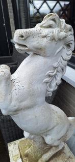 Paard met sokkel, Ophalen