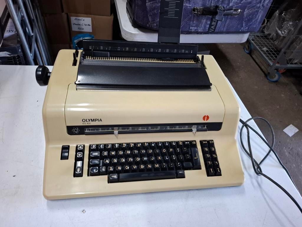 Olympia es 100 typemachine, Diversen, Typemachines, Ophalen, Olympia, Zo goed als nieuw, Elektrische typemachine