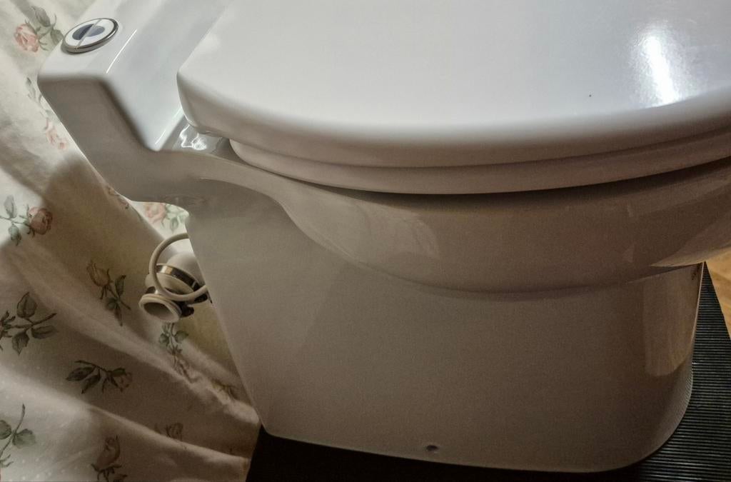 SFA Sanibroyeur sanicompact broyeur eco als nieuw, Ophalen, Zo goed als nieuw, Toilet
