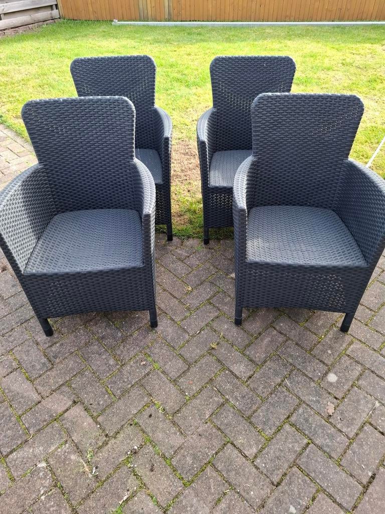 4 donkergrijze tuinstoelen met kussentjes, Ophalen
