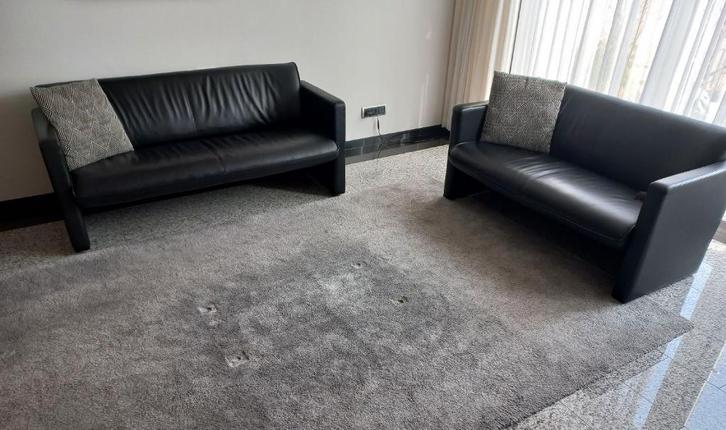 Leolux design bankstel Fiabo 2 en 2,5 zits kleur zwart/ leer, Huis en Inrichting, Banken | Bankstellen, Gebruikt, Rechte bank