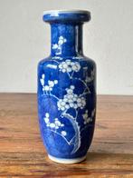 Vaas / bloemenvaas - porselein - blauw / decor prunus, Ophalen of Verzenden