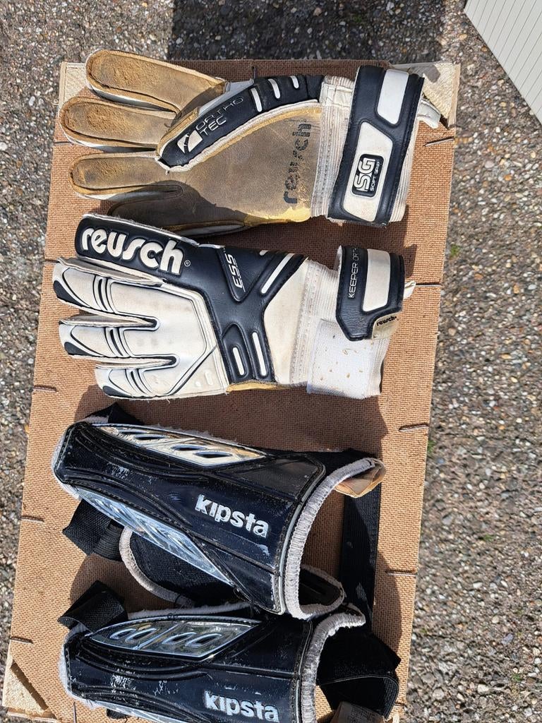 Keepershandschoenen en scheenbeschermers (10-12 jaar), Ophalen of Verzenden