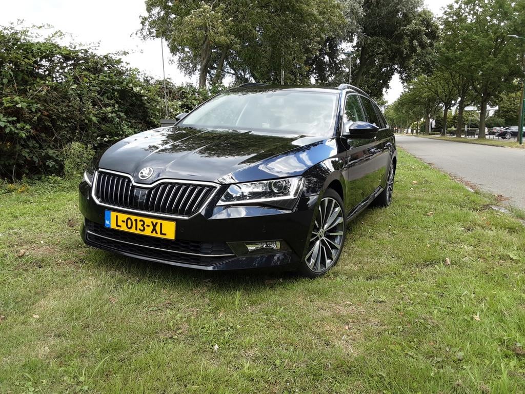 Skoda Superb 1.4 tsi Business uitvoering., Voorwielaandrijving, Stof, Zwart, Stationwagon