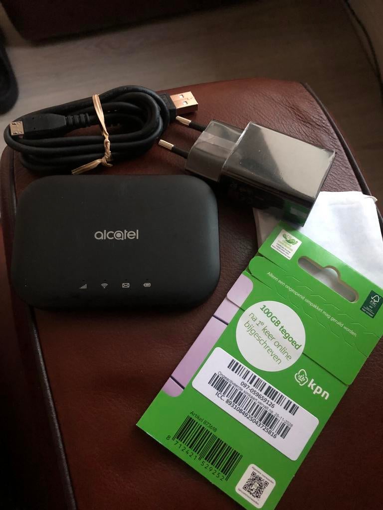 Alcatel mobiele wifi router met KPN simkaart, Ophalen, Overige modellen, Geen camera, Zo goed als nieuw
