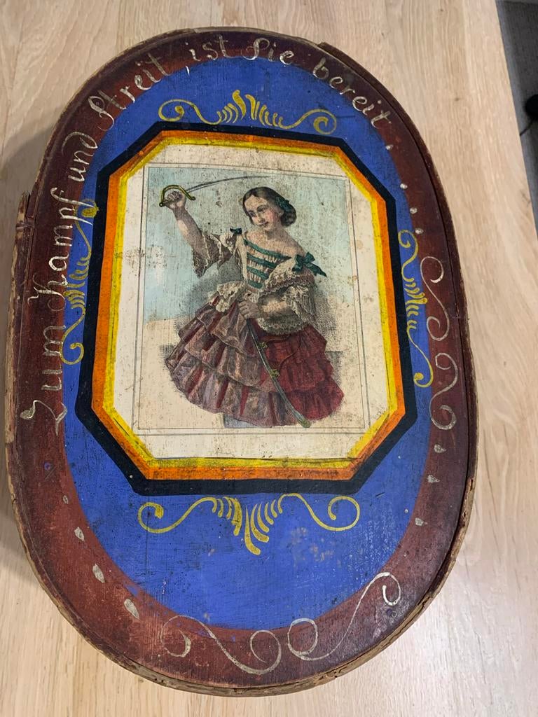 Antieke beschilderde mutsendoos (spanendoos)met Duitse tekst, Ophalen