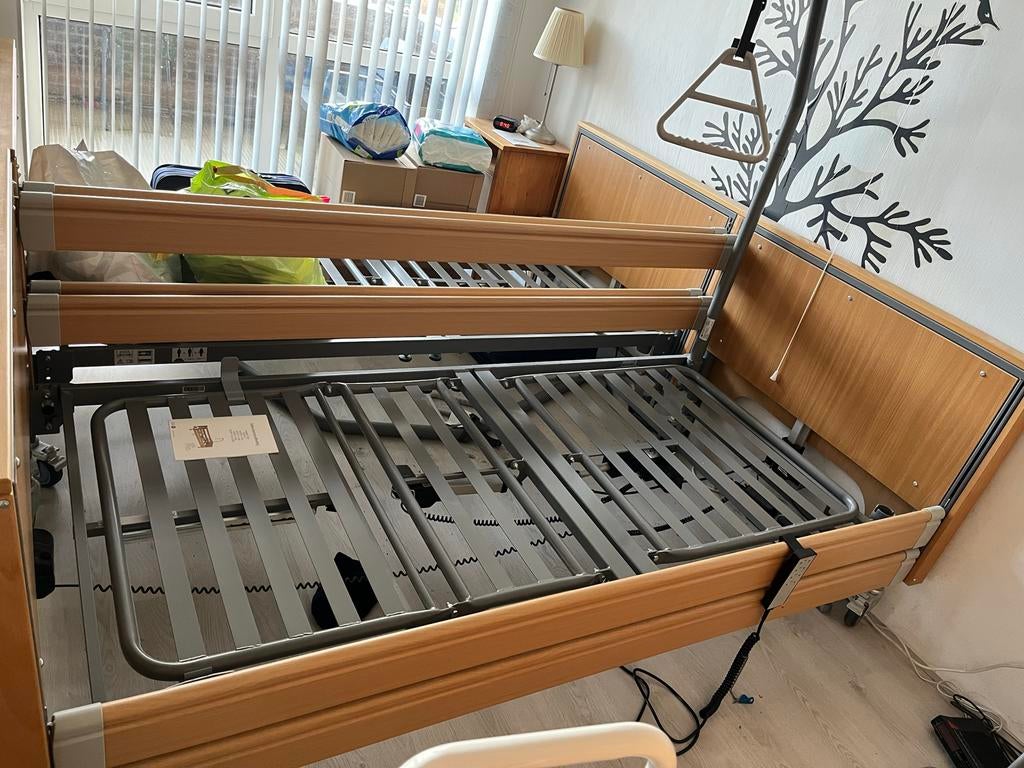 2x Seniorenbed, Ophalen, Zo goed als nieuw, Eenpersoons, Verstelbaar