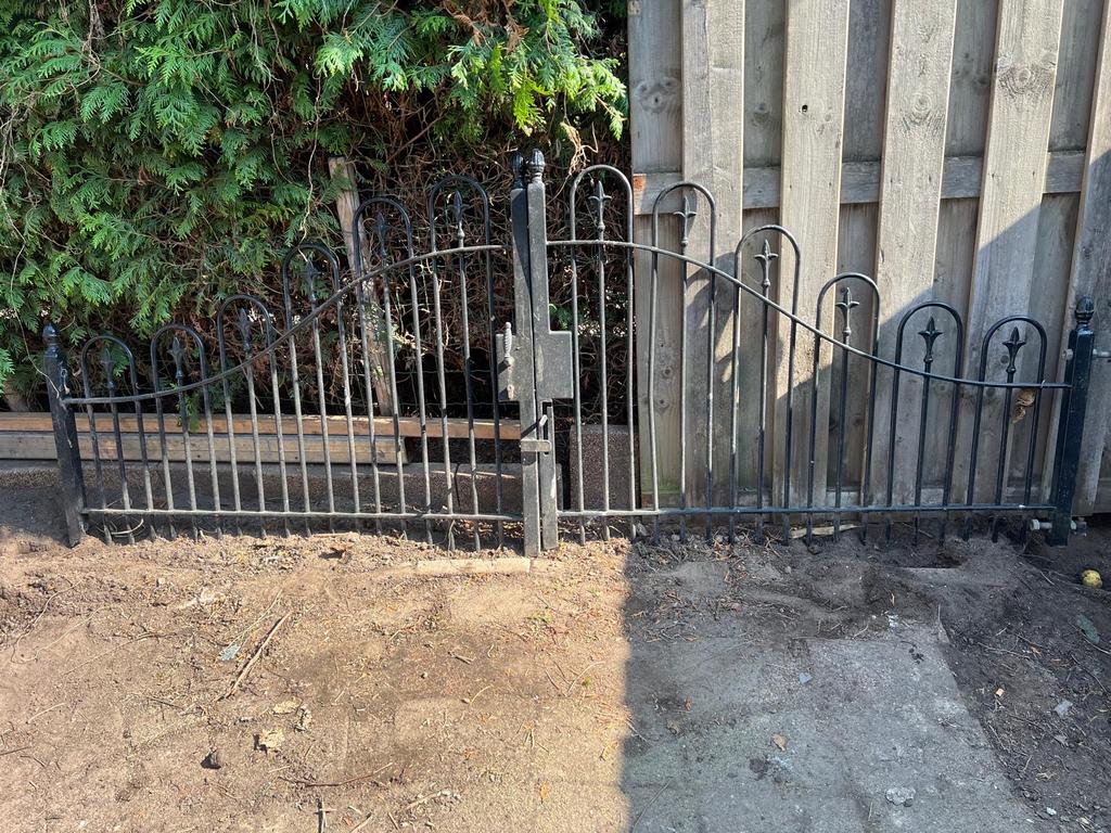 Zwart metalen tuinpoortje, Gebruikt, 100 tot 150 cm, Ophalen of Verzenden, Looppoort