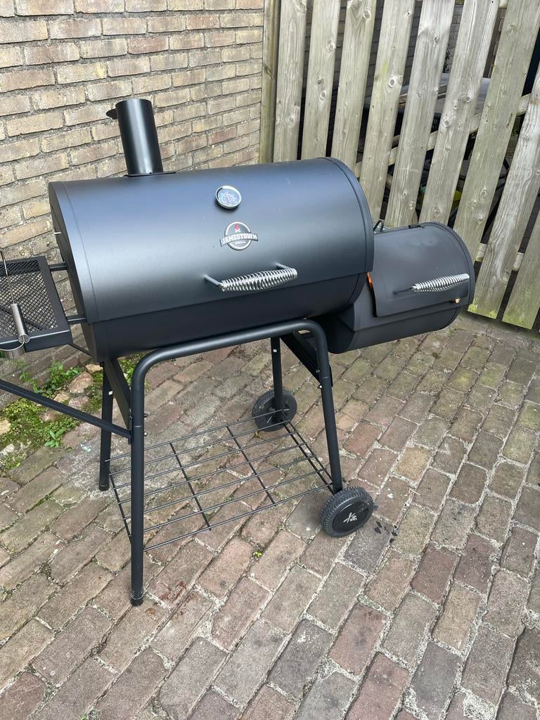Jamestown Smoker BBQ - Zo goed als nieuw, Tuin en Terras, Houtskoolbarbecues, Zo goed als nieuw, Ophalen