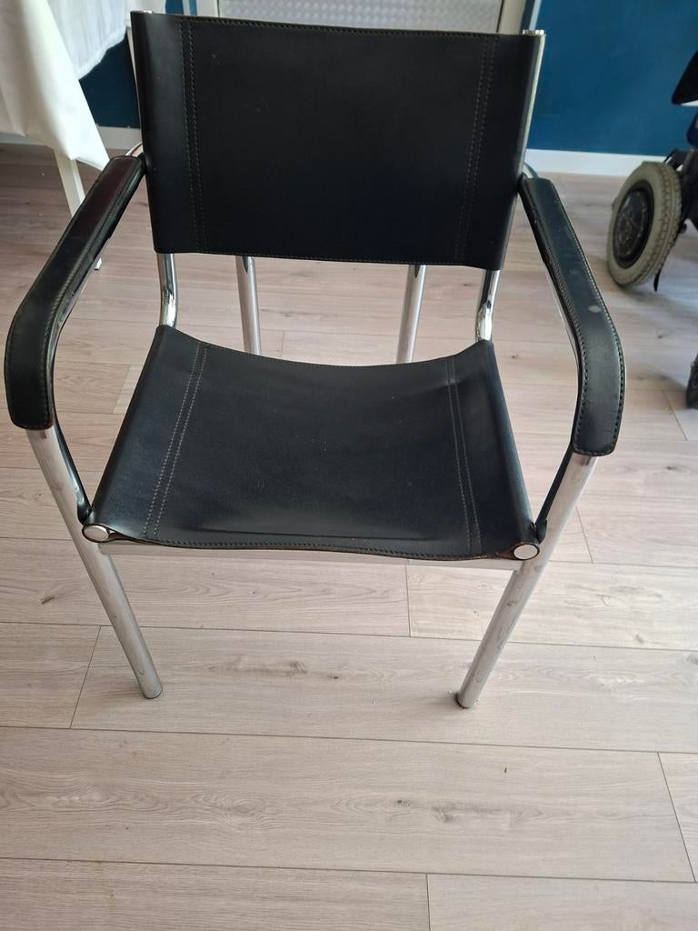 Vier zwarte leren eetkamerstoelen Bauhaus stijl, Ophalen, Gebruikt, Zwart, Vier