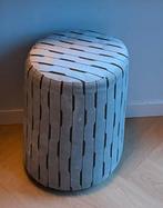 Poef grijs, Huis en Inrichting, Ophalen of Verzenden, Zo goed als nieuw, Rond