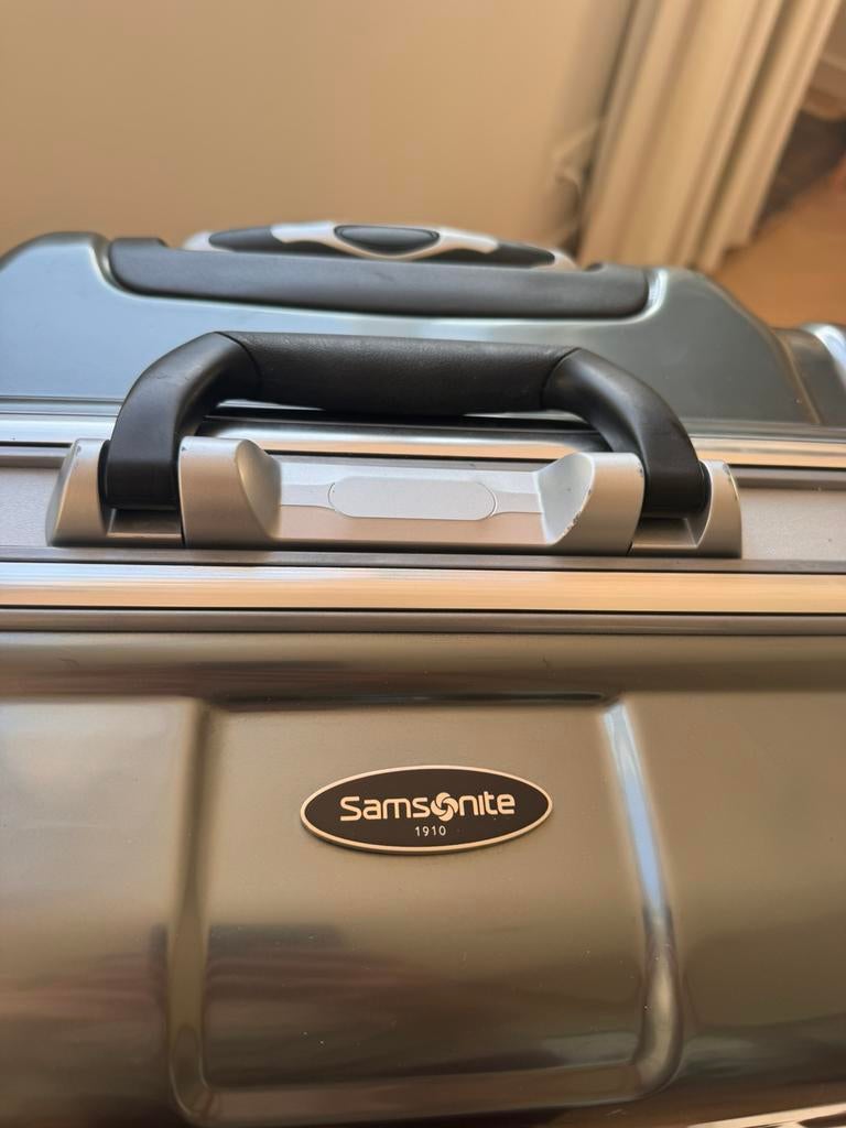 Reiskoffer Samsonite, Wieltjes, Gebruikt, Hard kunststof, 45 tot 55 cm