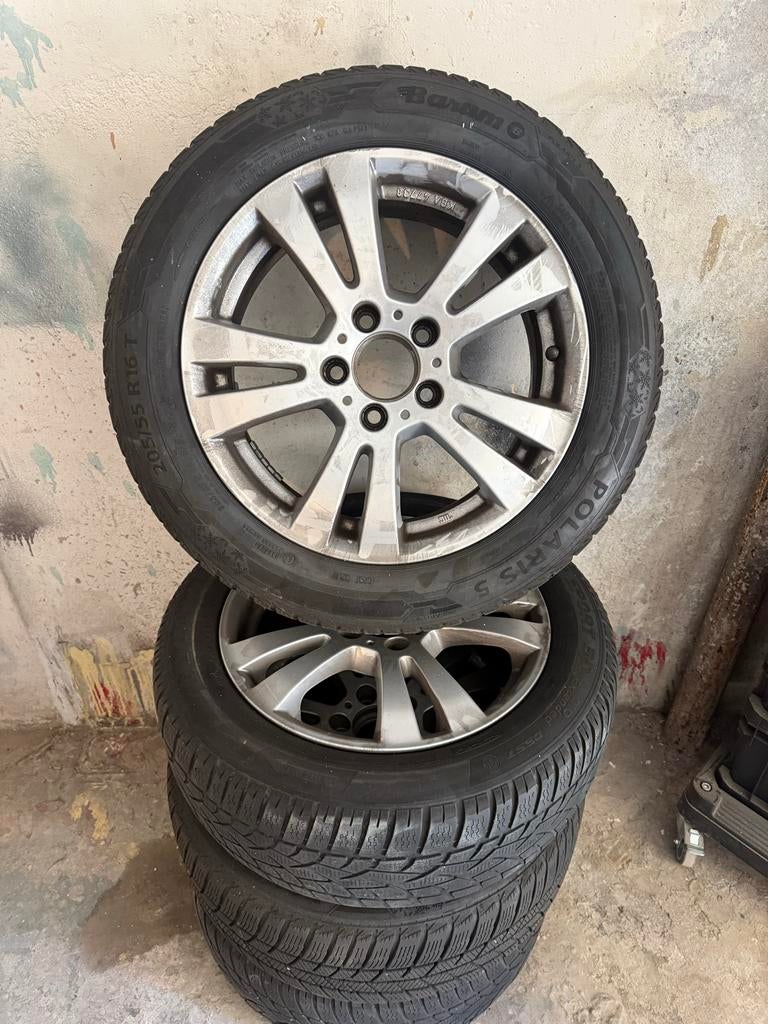 Mercedes velgen met winterbanden (1 band kapot) - Gratis af, Auto-onderdelen, Banden en Velgen, Gebruikt, 16 inch, Banden en Velgen