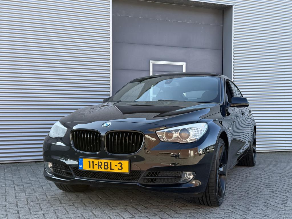 BMW 5 Serie Gran Turismo 530d High Executive I Aut. I Leder, Auto's, BMW, Automaat, Euro 5, Gebruikt, Zwart
