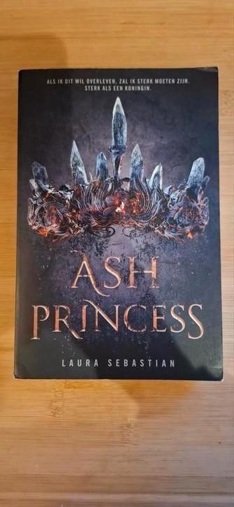 Ash Princess - Laura Sebastian (Paperback), Boeken, Fantasy, Zo goed als nieuw, Ophalen of Verzenden