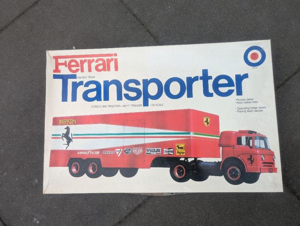 Entex 9104 - Ferrari Racing Team Transporter - Ford C-900, Overige merken, 1:32 tot 1:50, Nieuw, Ophalen of Verzenden