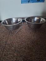 2 voerbakken met houder, Ophalen, Gebruikt