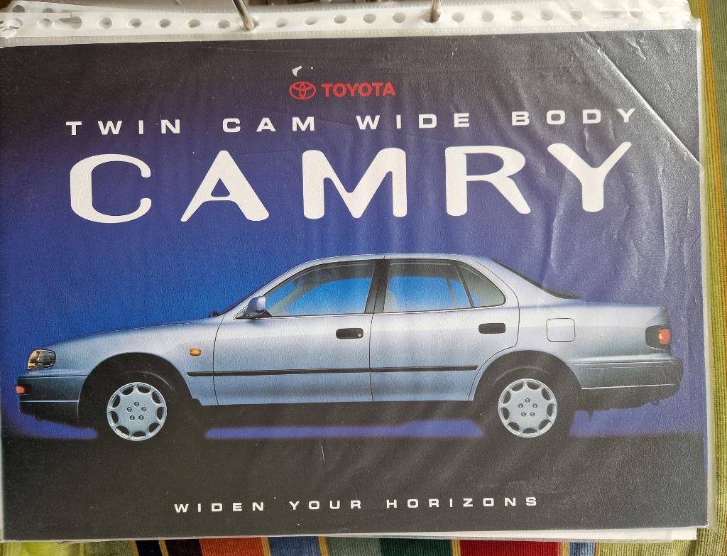 Exotische folders Toyota, Boeken, Auto's | Folders en Tijdschriften, Zo goed als nieuw, Toyota, Ophalen of Verzenden