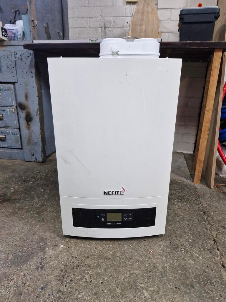 Nefit TrendLine HRC30 CW5 CV-ketel, bouwjaar 2012, Gebruikt, 20 tot 100 liter, Aardgas, Ouder dan 10 jaar