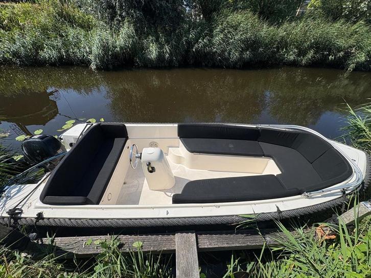 Admiral 470 sloep, zwart, Watersport en Boten, Sloepen, Gebruikt, 10 tot 30 pk, 3 tot 6 meter, Buitenboordmotor, Benzine, Polyester