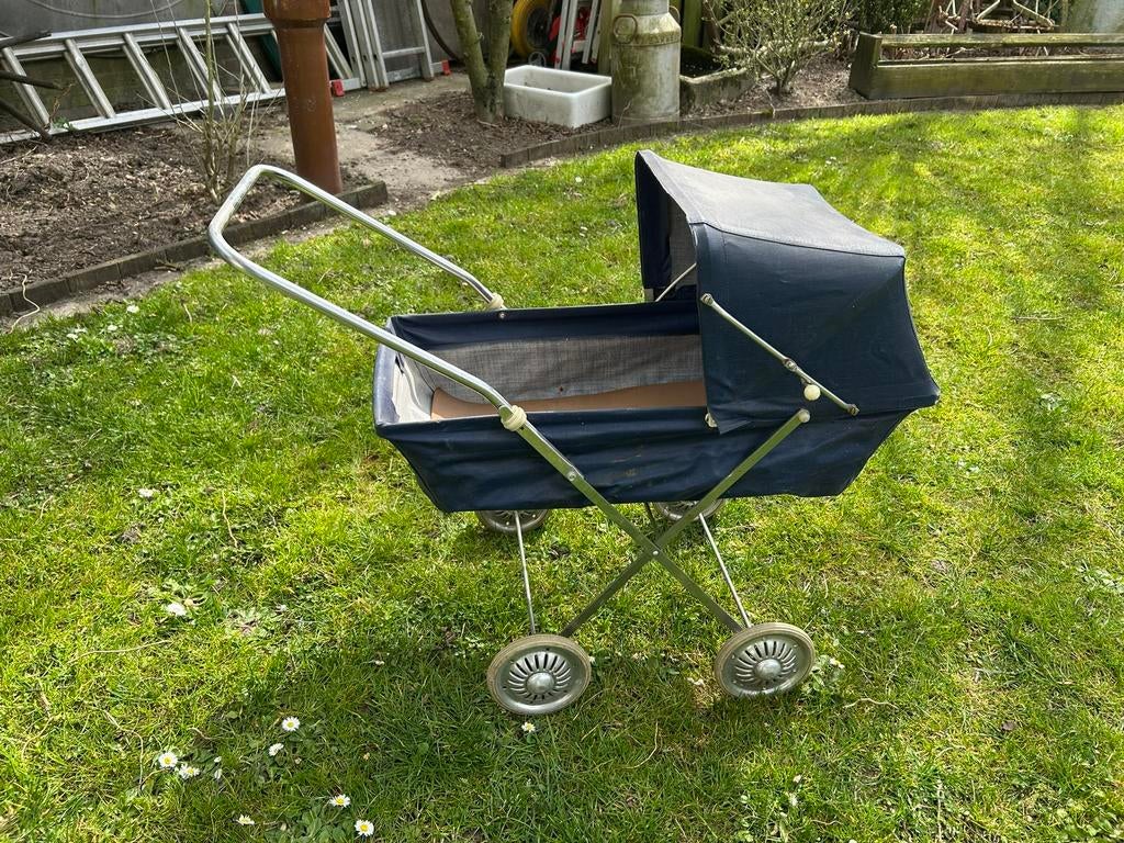 Poppen kinderwagen en wandelwagentje, Ophalen