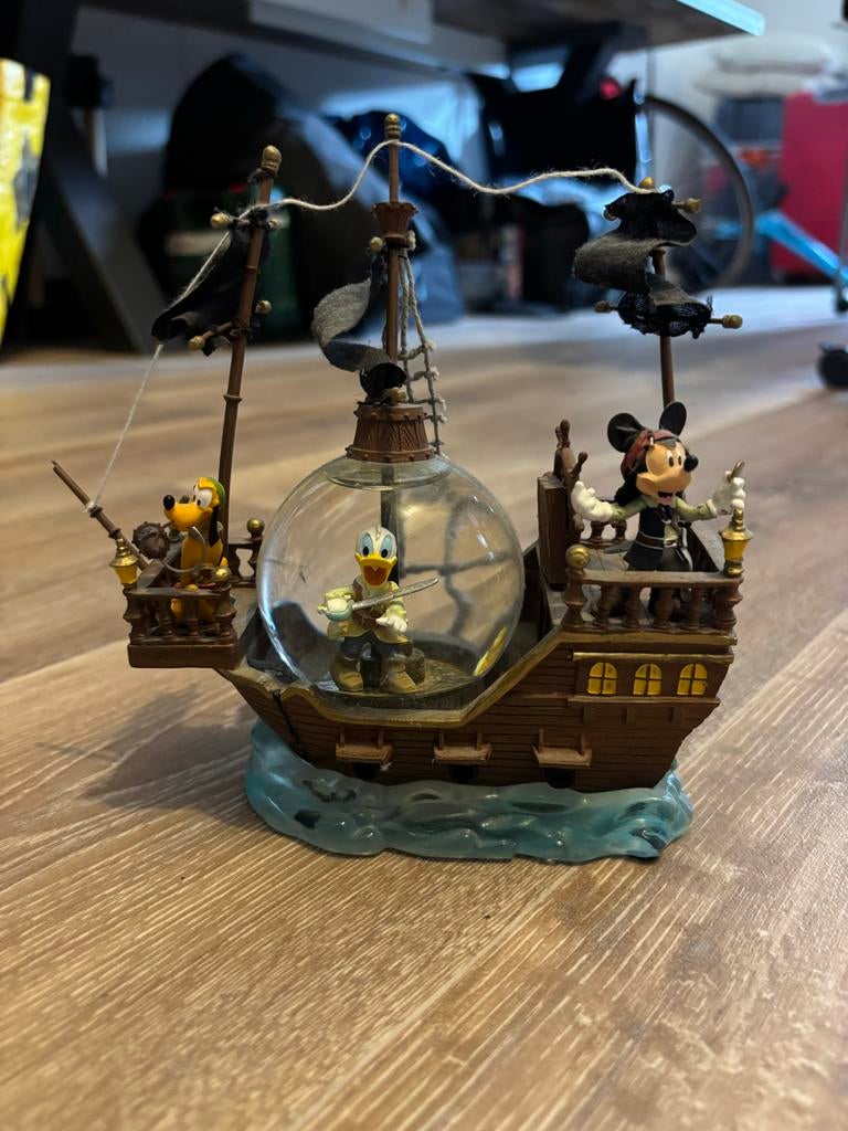Disney piratenschip met Mickey, Donald en Goofy, Ophalen of Verzenden, Mickey Mouse, Gebruikt, Beeldje of Figuurtje