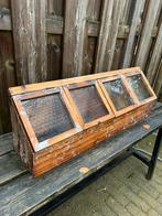 Oud houten kweekkastje, Ophalen, Kweekbak
