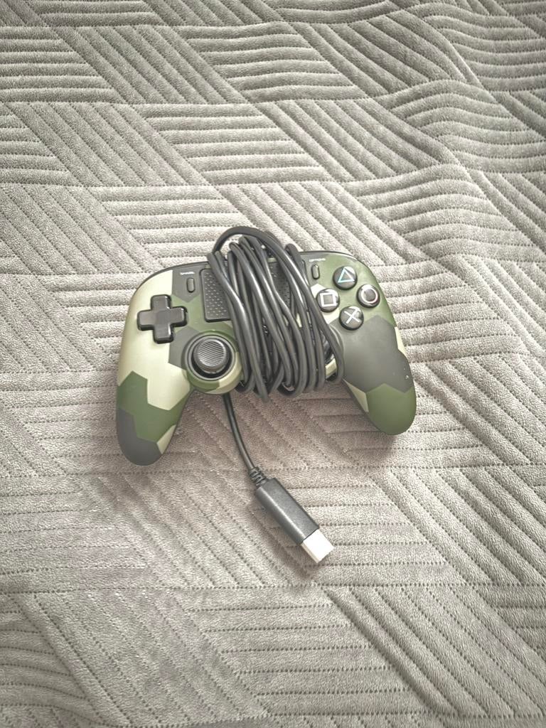 PS4/PS5 Controller met kabel - Goede prijs!, Ophalen of Verzenden, Zo goed als nieuw